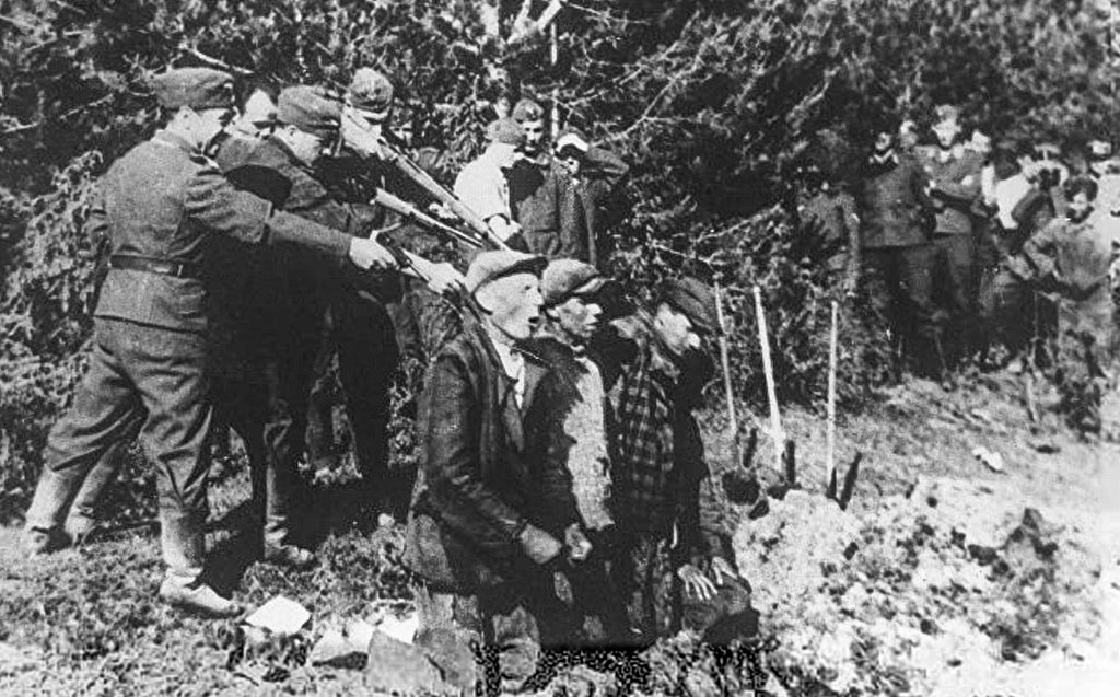 Innocent-men-are-being-murdered-at-point-blank-range-einsatzgruppen