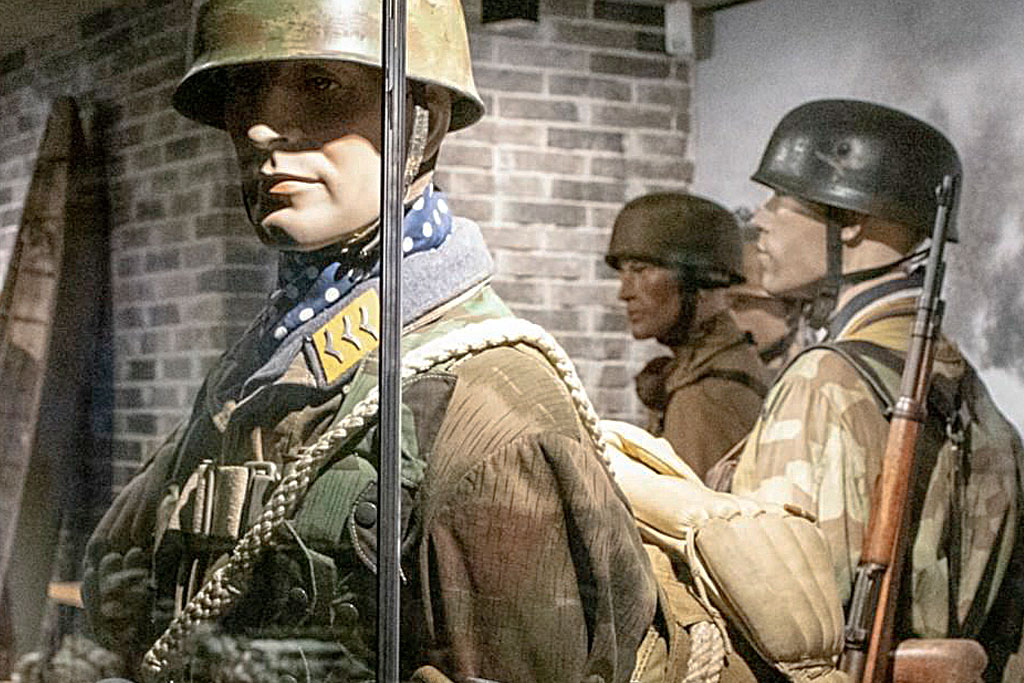German paratroopers on display 