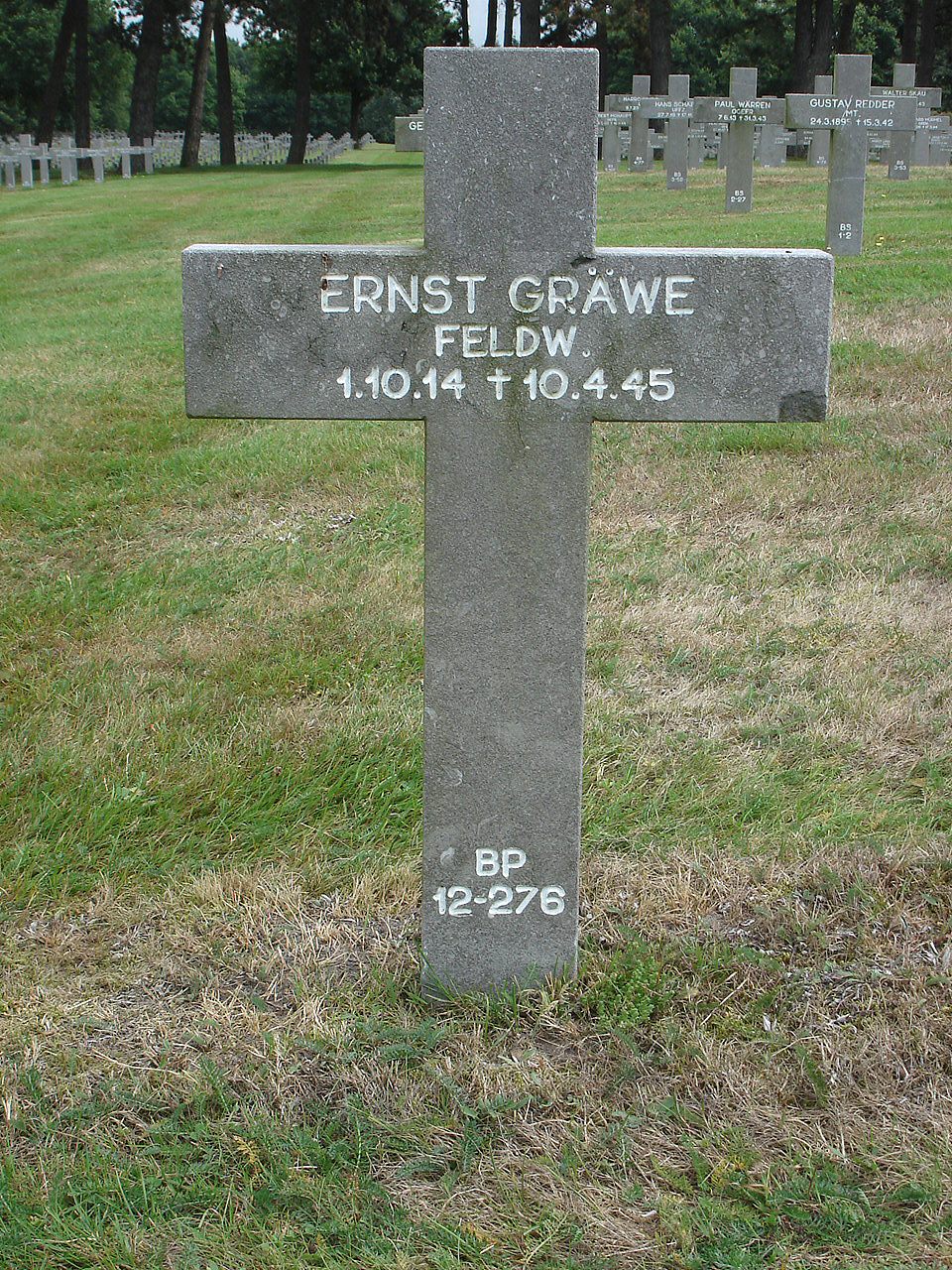 Ernst Gräwe's tombstone at Ysselsteyn Cemetery in The Neterhlands