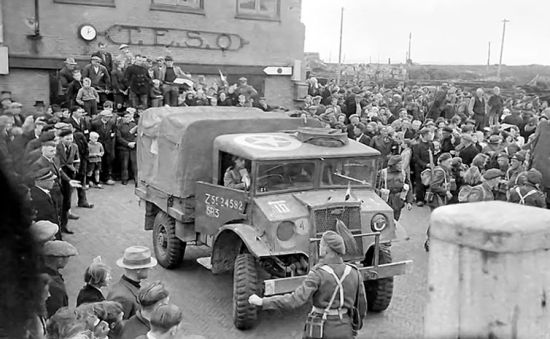 Canadians arrive at Texel