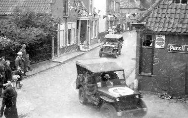 Canadians explore the island