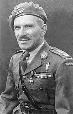 This picture was taken of Major General Stanislaw Sosabowski before Arnhem
