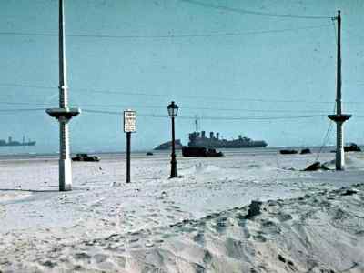 The abandoned beach