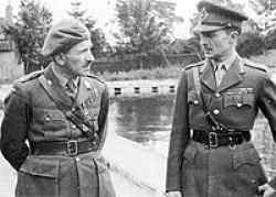 Major General Stanislaw Sosabowski talking to Lieutenant-General Frederick Arthur Montague Browning