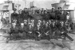 The crew of the US LCT 614