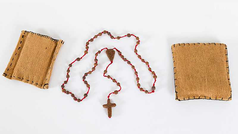 Breadcrumb Rosary (Ravensbrück) by Suzy Timmermans-Pasteleurs