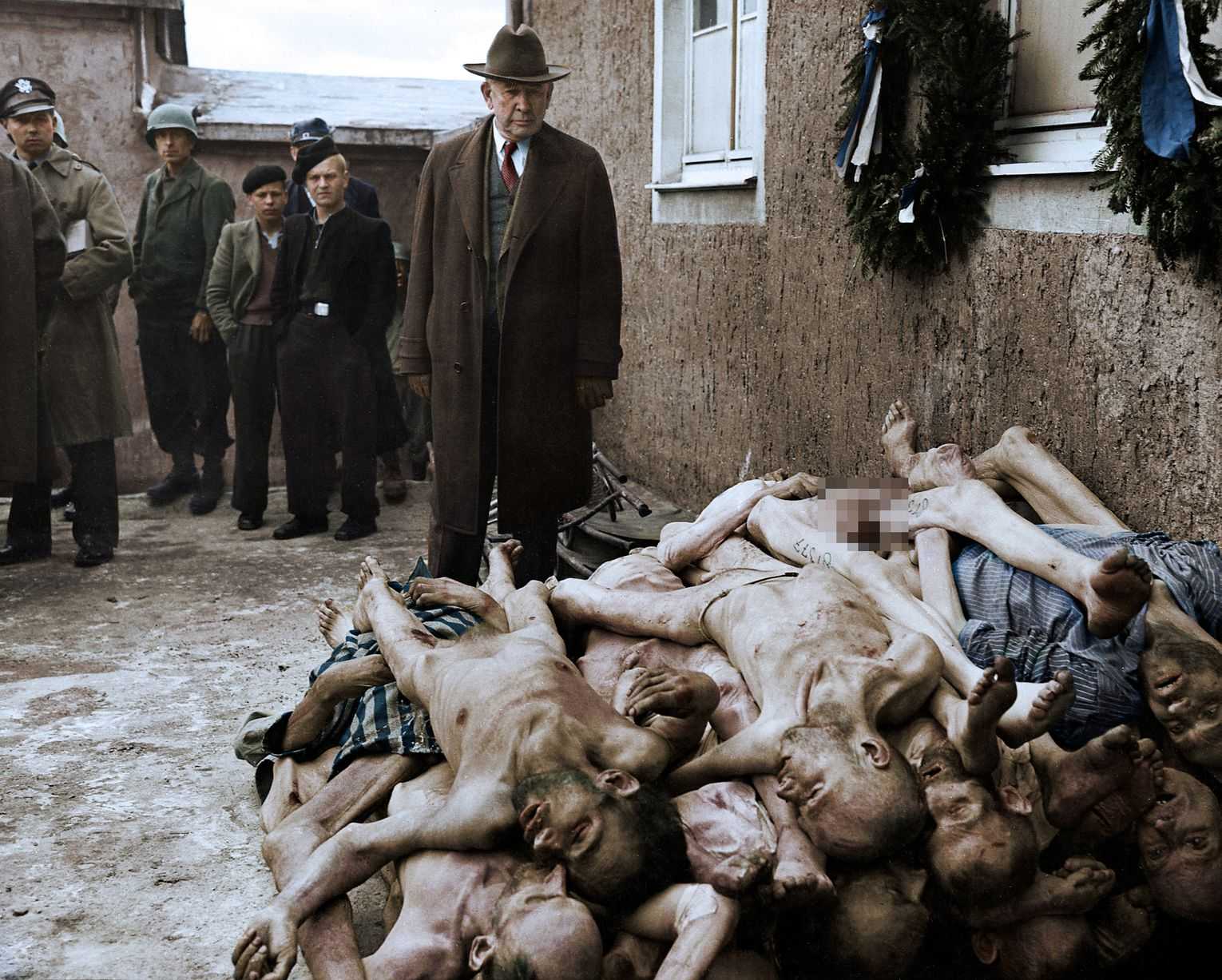 People of Weimar forced to see the results of Buchenwald