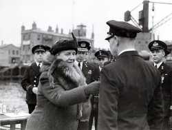 Queen Wilhelmina handing out Bronze Star medals for battle actions in Portsmouth on March 22, 1944.