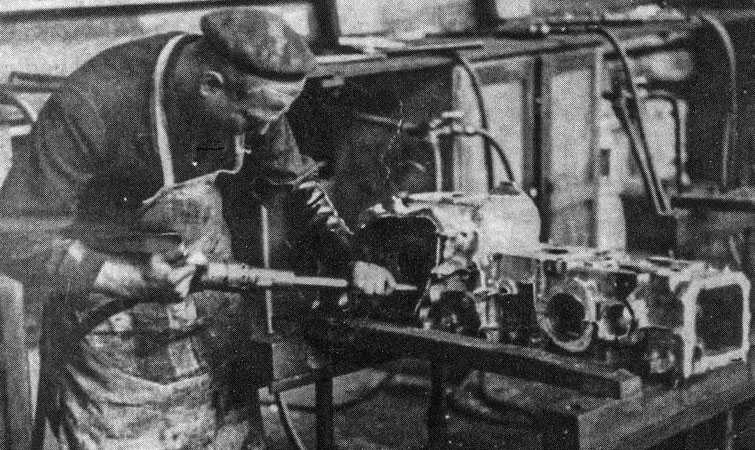 Russian prisoner working in the Rudolf Rautenbach Leichtmetallwerk