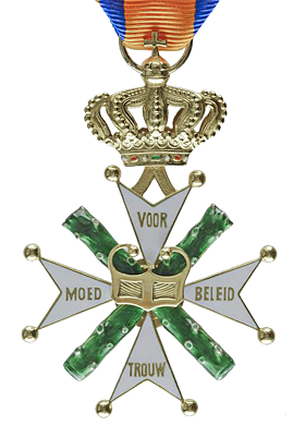 Given to the Indenpendent Polish Parachute Brigade on 31 may 2006