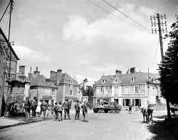 The square at Saint Côme du Mont, June 1944