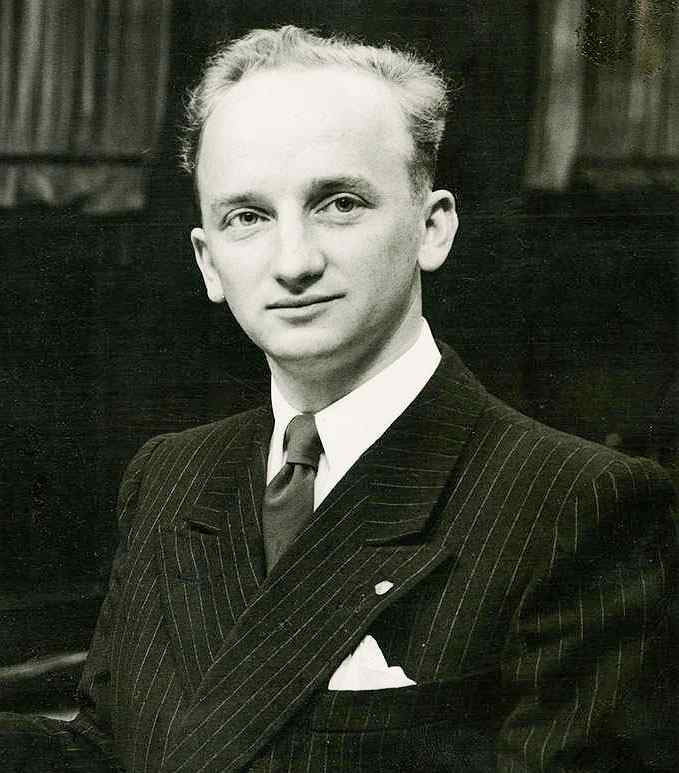 Chief Prosecutor Benjamin Ferencz during the Einsatzgruppen Trial of the Subsequent Nuremberg Proceedings. 